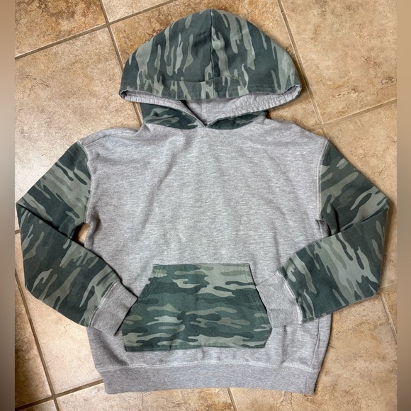 ▪️EPIC THREADS Camo Hoodie - Picture 1 of 5